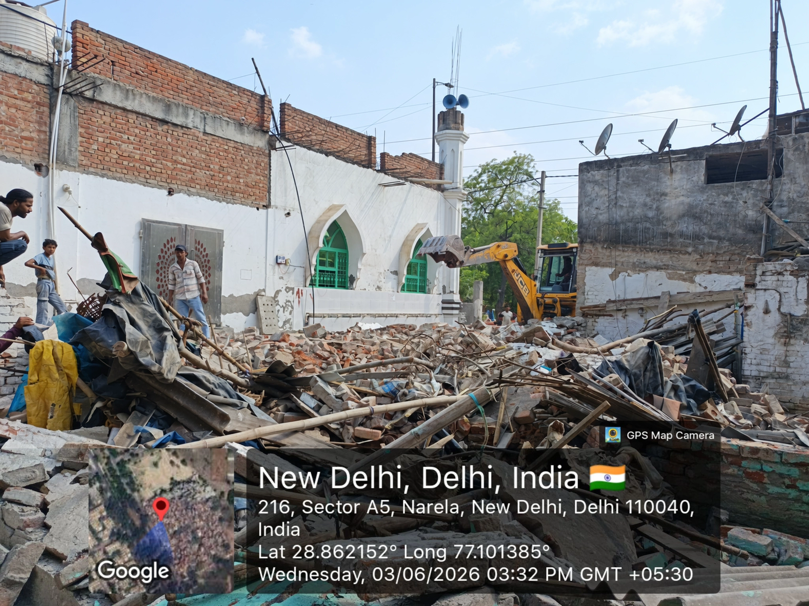 बाद में अवैध मस्जिद ध्वस्त