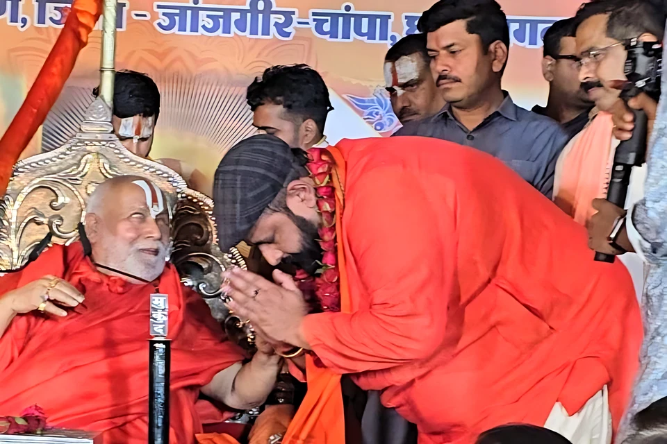 Image accompanying the report: 50 Tribal Families, Converted By Evangelists, Brought Back to Hindu Fold in Chhattisgarh